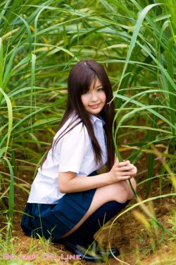 红衣男孩